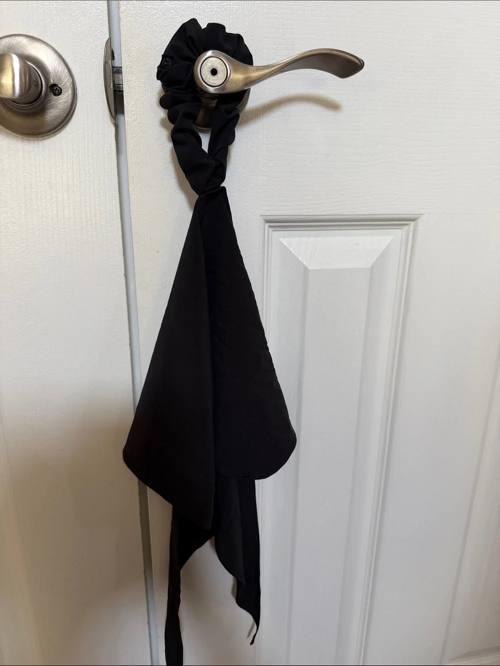 lululemon athletica Black Uplifting Scrunchie Flow